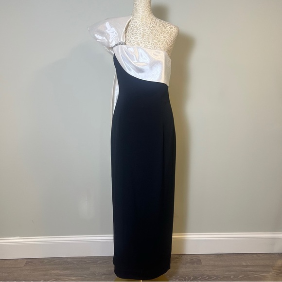 Cache Black and White One Shoulder Dress - Picture 2 of 14